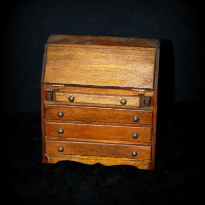 Miniature: chest