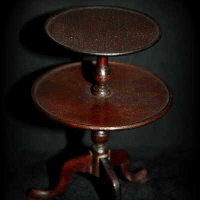 Miniature: table