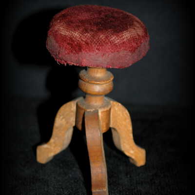 Miniature: piano stool