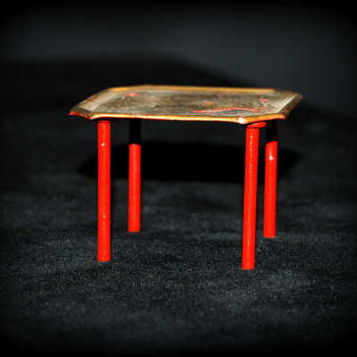 Miniature: table