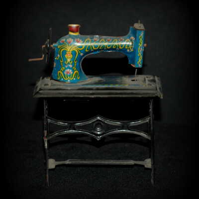 Miniature: sewing machine table
