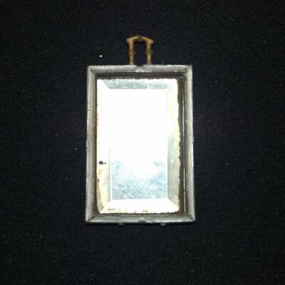 Miniature: Mirror