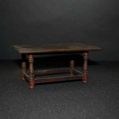 Miniature: Table
