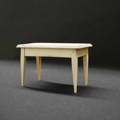 Miniature: Table