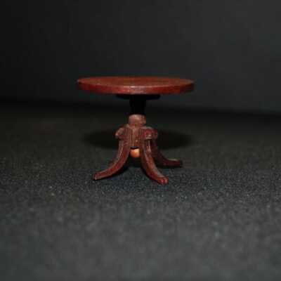 Miniature: Table