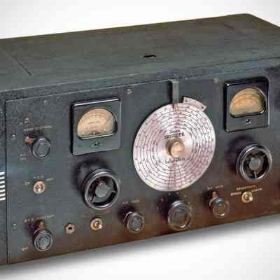 Hallicrafters S-16, SX-16 “Super Skyrider”