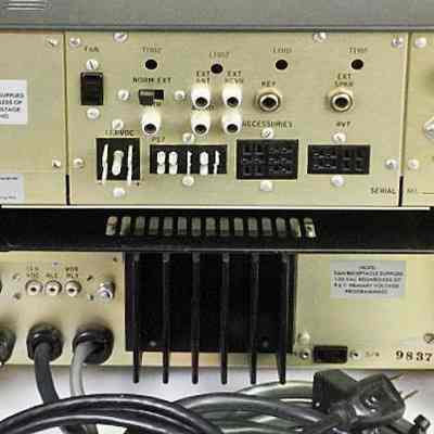 TR-7 (top) with optional PS-7 power supply.: Image: QST, Nay 1978
