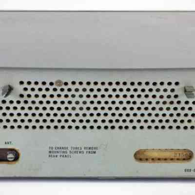 Note ferrite rod antenna is missing.: Image: schulmanauction.com