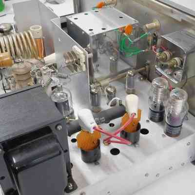 Showing user modification of the rectifier tubes.: Image: hamandhifi.com