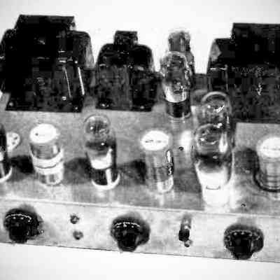 With power supply on single chassis.: Image: Radio magazine, Jan 1938