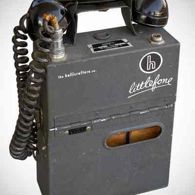 Note charging connector (center left) and window for observation of the lead acid batteries.: Image: Chuck Penson, WA7ZZE / Collection: westvalleyhamshack.com