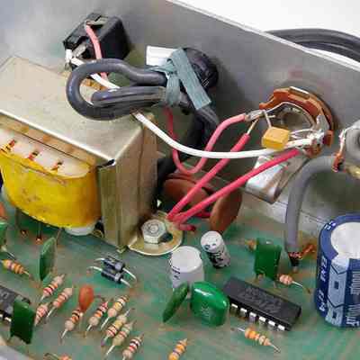 QF-1A - view of rear panel.: Image: hamandhifi.com