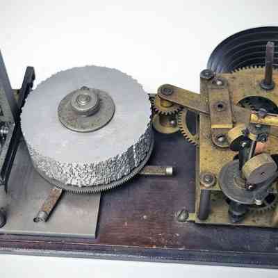 Omnigraph, model 2. Rear view.: Image: Tom Brooks, KE1R; collection: ARRL