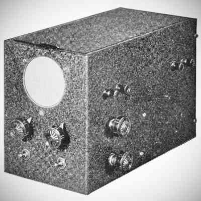 This is the scope as seen in the first QST ad, May 1934. It is probably the same version that appeared in Millen's QST article from the previous month.: Image: QST, May 1934
