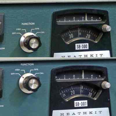 SB-300 (top) and SB-301 (bottom). Note position of FUNCTION and A.F. GAIN controls.