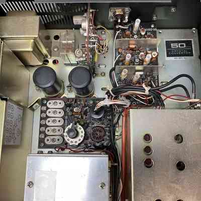 View from front. Note 2 meter converter installed at upper right, adjacent to the space for the 6 meter converter.: Image: schulmanauction.com