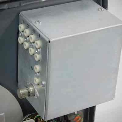 HQ-180AX detail of crystal deck.: Image: hamandhifi.com