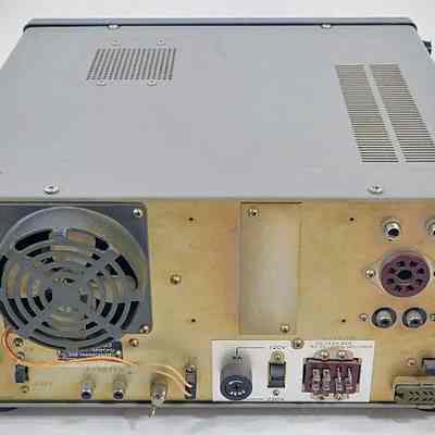 TS-820S: Image: hamandhifi.com