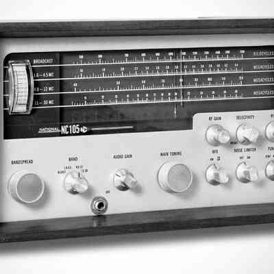 The NC-105W shared its specifications with the NC-105 but was offered in a hand-rubbed, oiled walnut cabinet.: Image: Joe Veras, K9OCO