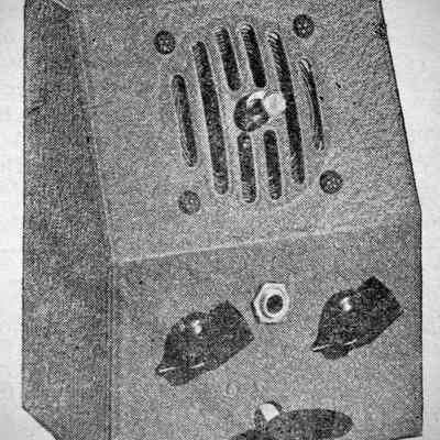 710PR. Note presence of "resonator" knob at center of speaker.: Image: Radio's Master, copyright 1947