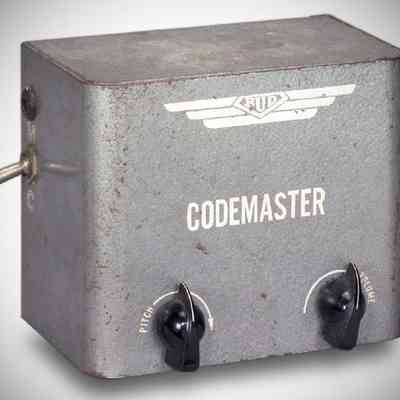 Models 130 (shown) and 130A are visually identical.: Image: Joe Veras, K9OCO