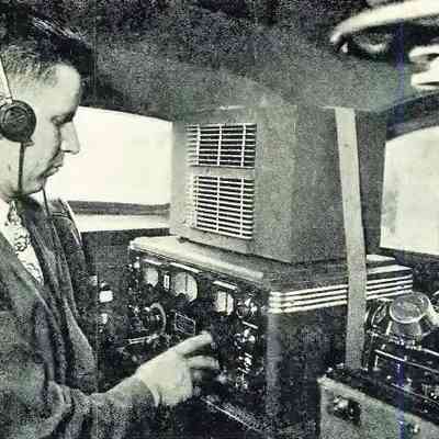 An FCC Radio Intelligence Division (RID) mobile unit with SX-28 and a Telecord wax cylinder recorder.: Image: Radio News, Oct 1944
