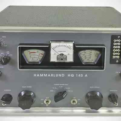 HQ-145AX. The crystal control deck (upper right) was also available with the HQ-180.: Image: schulmanauction.com