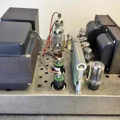 Power supply and modulator chassis. View from front. Note the mercury vapor raectifiers have been replaced with solid state devices.: Image: schulmanauction.com