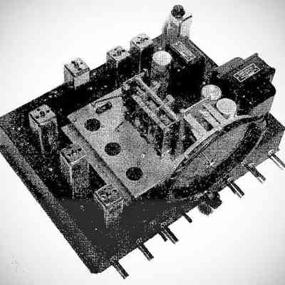 The photo used in the Radio News review. This is a slightly different verion than shown in the Allied catalog.: Image: Radio News, Oct 1937