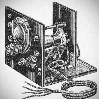 A slightly different version seen in 1936: Image: Allied Radio catalog, 1936