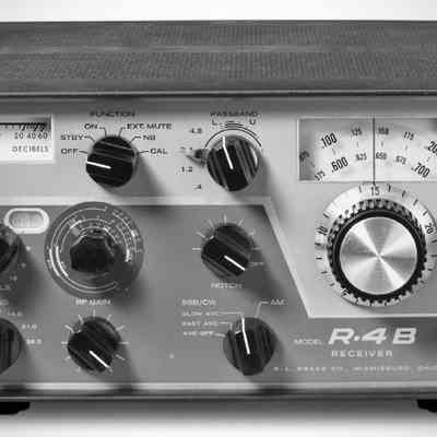 Image: Joe Veras, K9OCO: Note difference of the preselector dial compared to lead photo. This style was subsequently used in the R-4C.