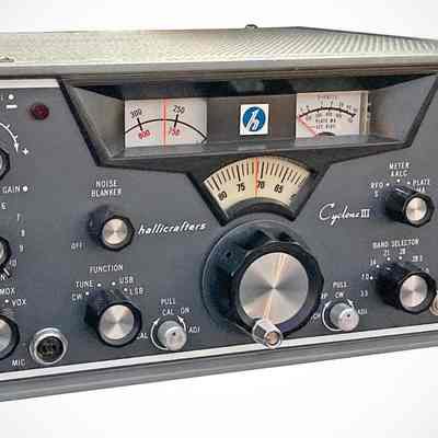 SR-400A "Cyclone III" shown. SR-400 is visually identical.: Image: Chuck Penson. WA7ZZE, hamfest