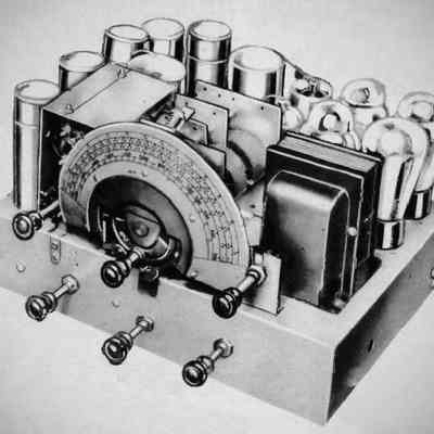 Lafayette 10 Tube, "Dual Wave" (1933)
