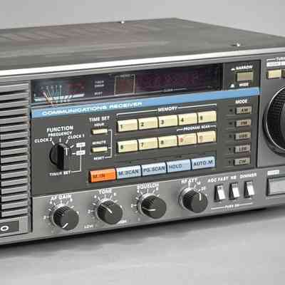** Kenwood R-2000