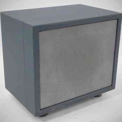 Image: hamandhifi.com: Matching speaker. No specific model number.