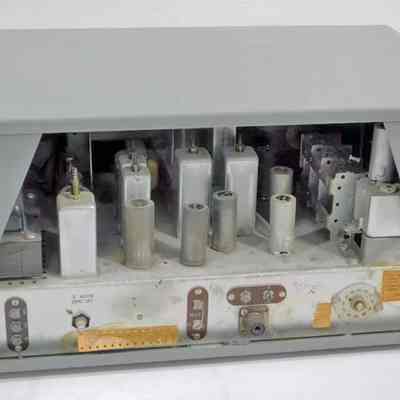 Rear panel, from left: speaker connections, S-meter zero, mute, and antenna.: Image: hamandhifi.com