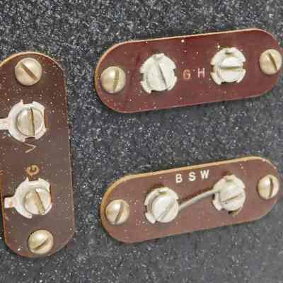 Rear panel terminals: eBay screenshot