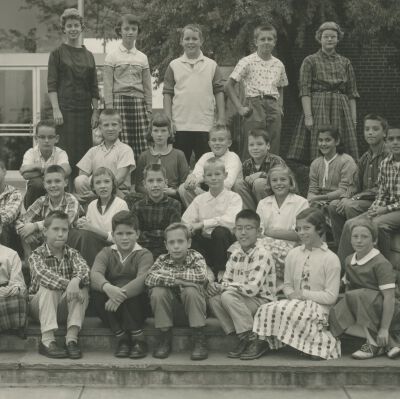 Deerpath School class photograph
