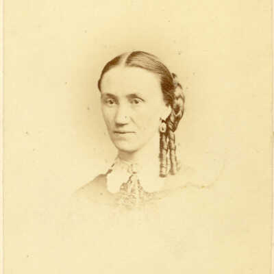 Photo of woman in profile, Harvey Family, Lake Bluff