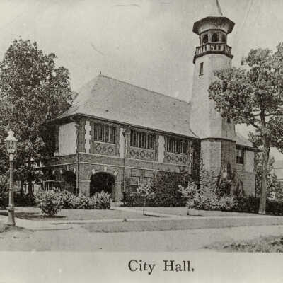 Lake Forest City Hall