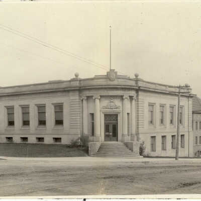 Waukegan Public Library