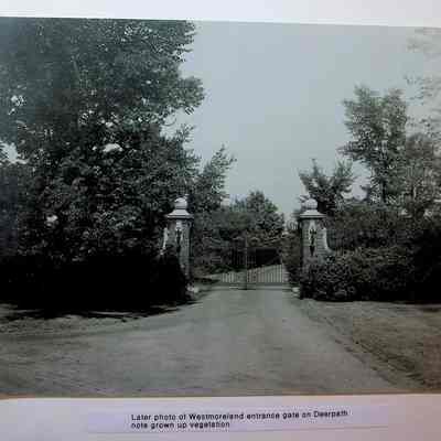 Westmoreland Farm entrance gates