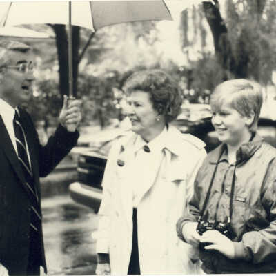 Governor Jim Edgar with Virginia Fiester Frederick and her grandson