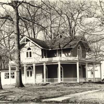 345 East Center, Lake Bluff