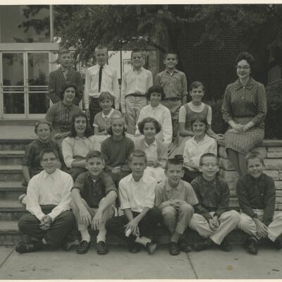 Everett and Deerpath School class photograph
