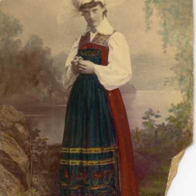 Daisy Durand in Swedish costume