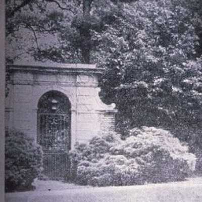 Gate to Schwepppe estate