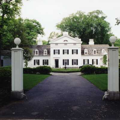 612 E Woodland Rd.