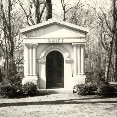 Swift mausoleum