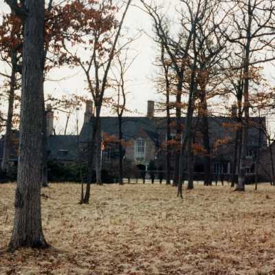 900 Armour Dr.